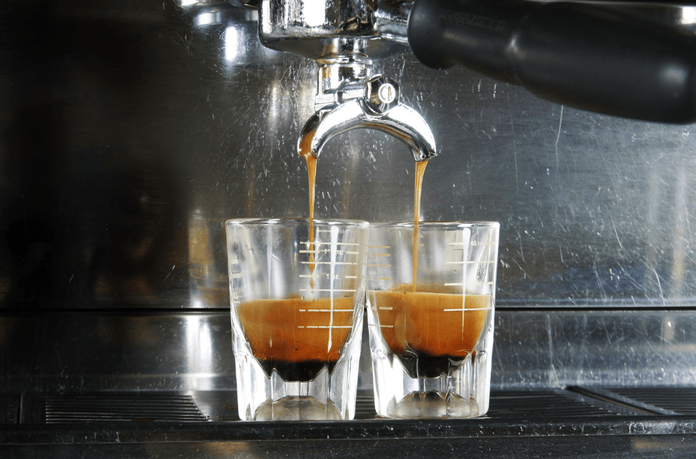 Making Ristretto coffee