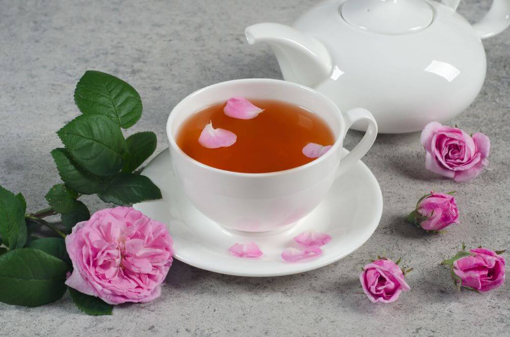 Teabuds and teacups with rosebuds