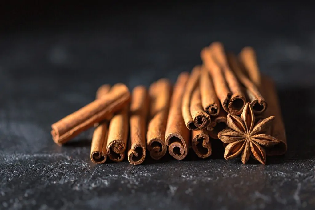 What spices are in chai latte. Cinnamon, aroma, spices