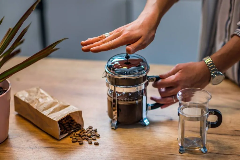 How does a french press coffee maker work?