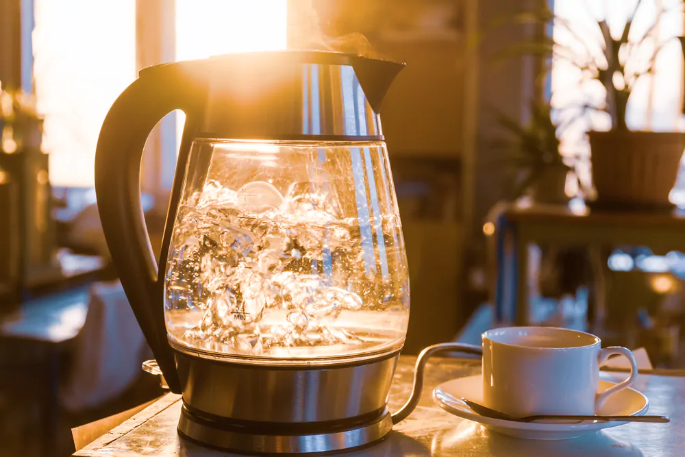 Coffee brewing with an electric kettle