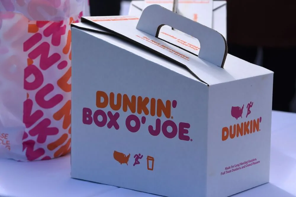 How does Dunkin' Donuts' coffee box stay hot?