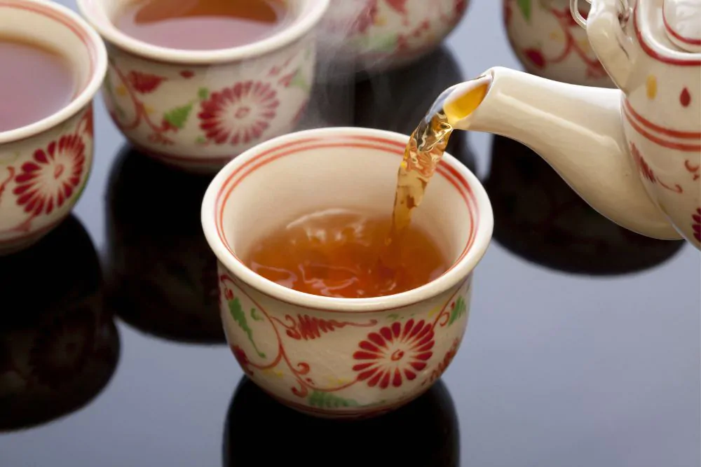 Pouring oolong tea