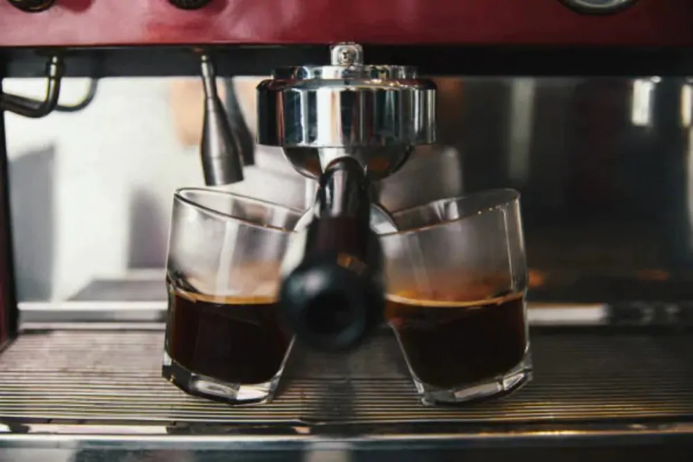 Espresso machine brewing 2 coffees